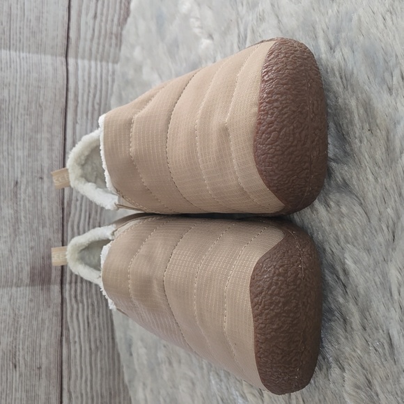 Keen Tan Slip On Shoes, Womens 9, Great Condition - Picture 7 of 10